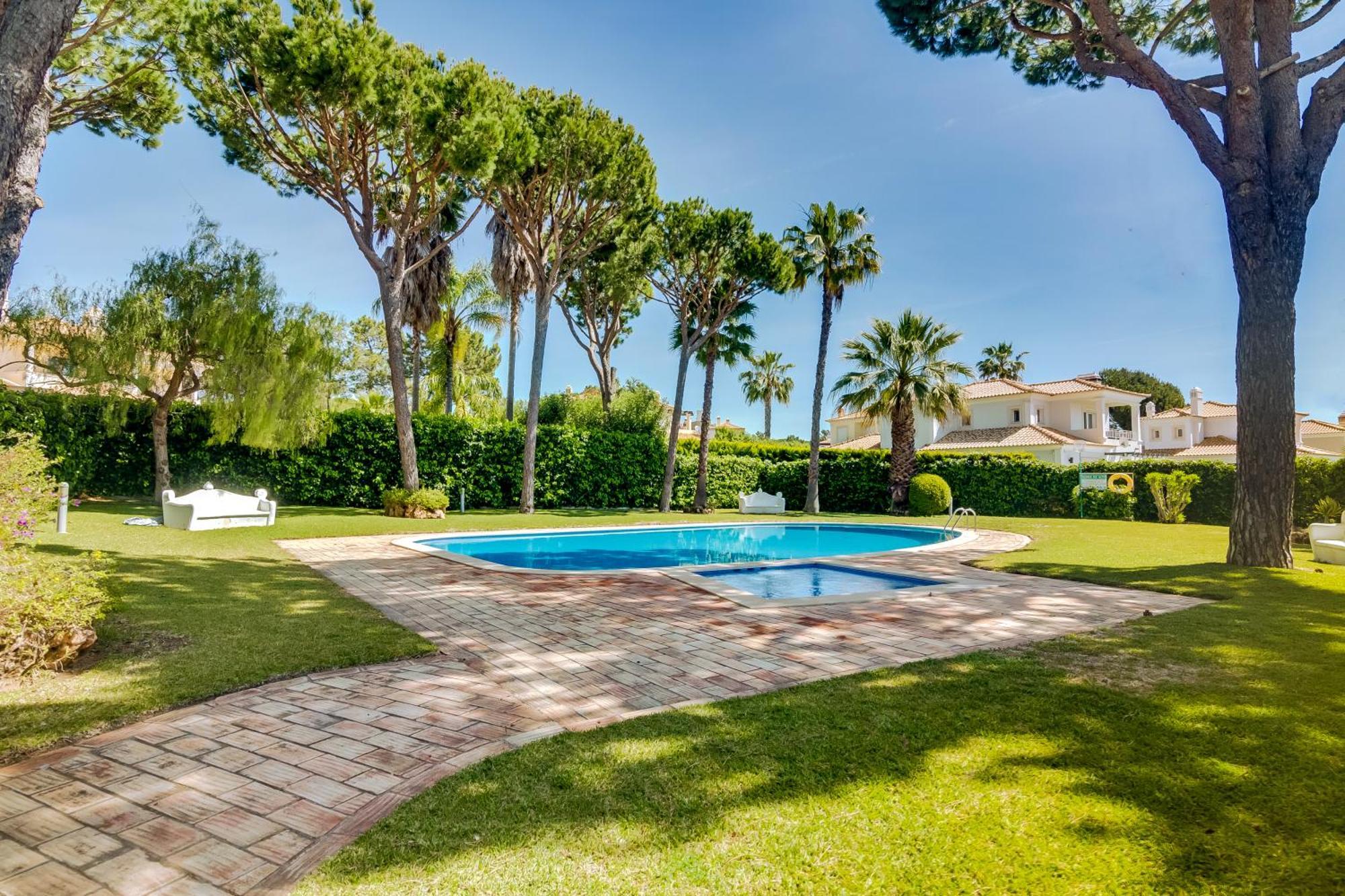 Villa Oliveiras De Vilamoura By The Portuguese Butler Quarteira Esterno foto