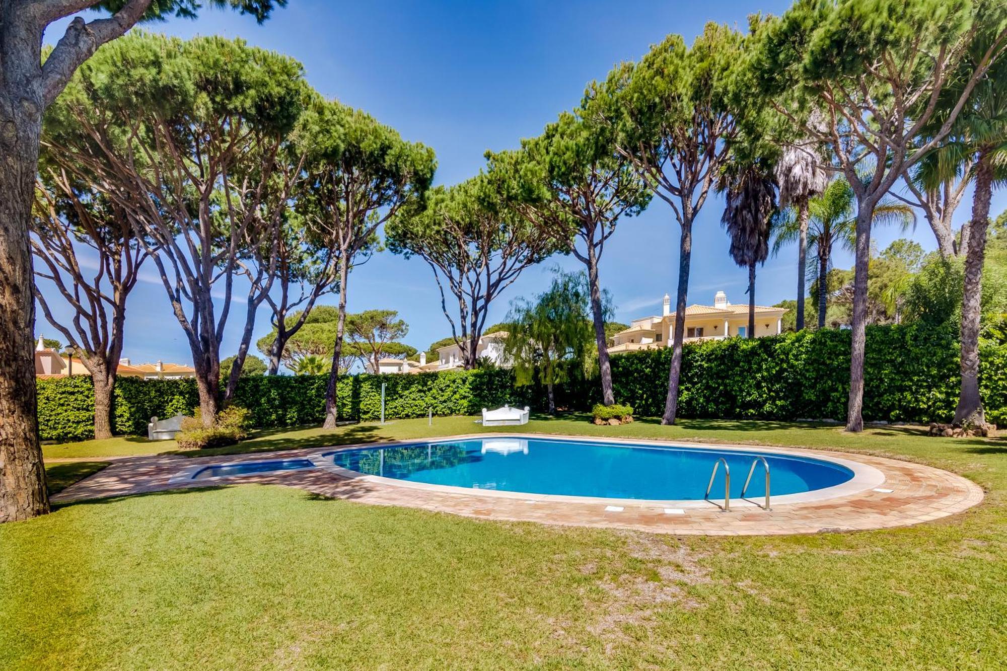 Villa Oliveiras De Vilamoura By The Portuguese Butler Quarteira Esterno foto